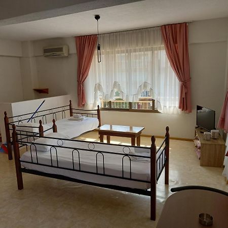 Μαρου Rooms Olympiakí Aktí Esterno foto